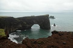 Islands Süden: Das berühmte Felsentor, Dyrhólaey
