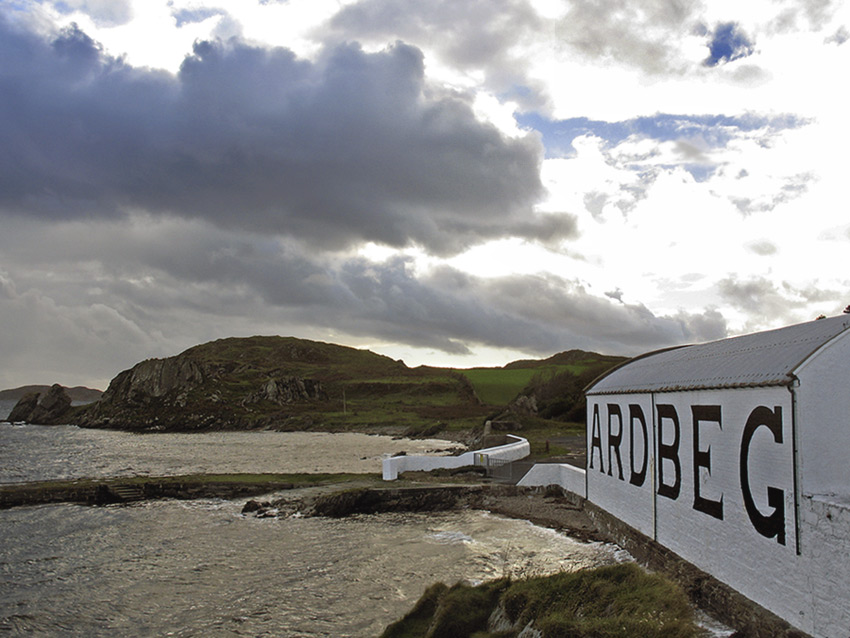 Islay, Schottland – Ardbeg Distillery