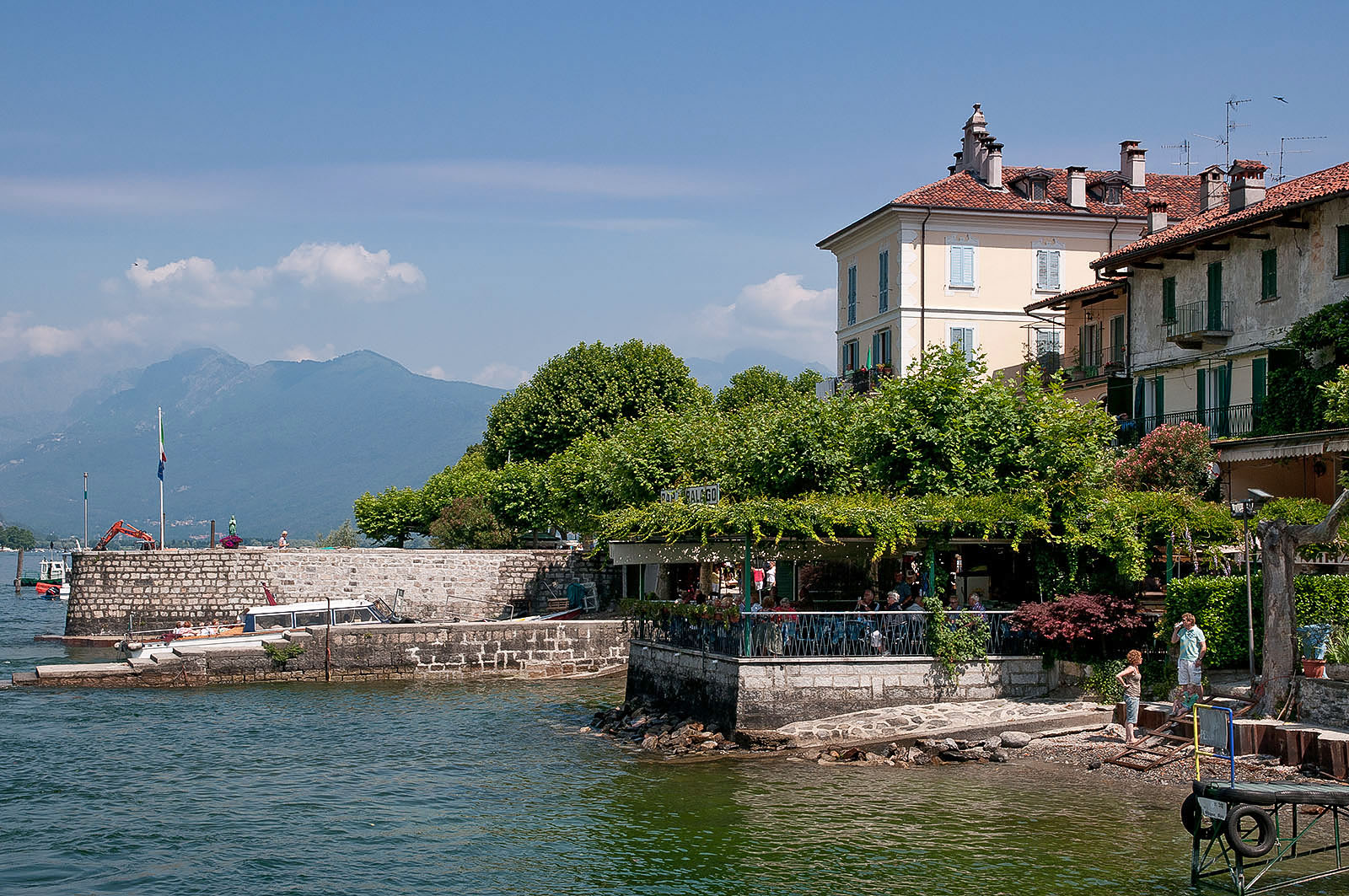 "Isola dei Pescatori" (Fischerinsel) im Lago Maggiore.