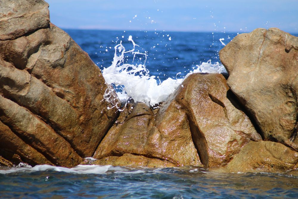 Isola del Giglio - Infrangersi dell'onda