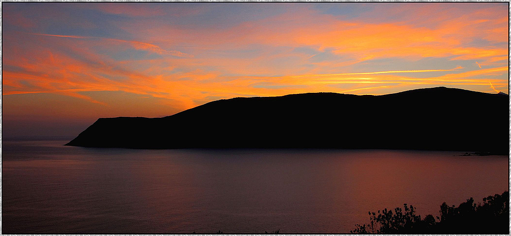 Isola d'Elba : Cap di Lacona nach Oktober-Sonnenuntergang ( HDR)