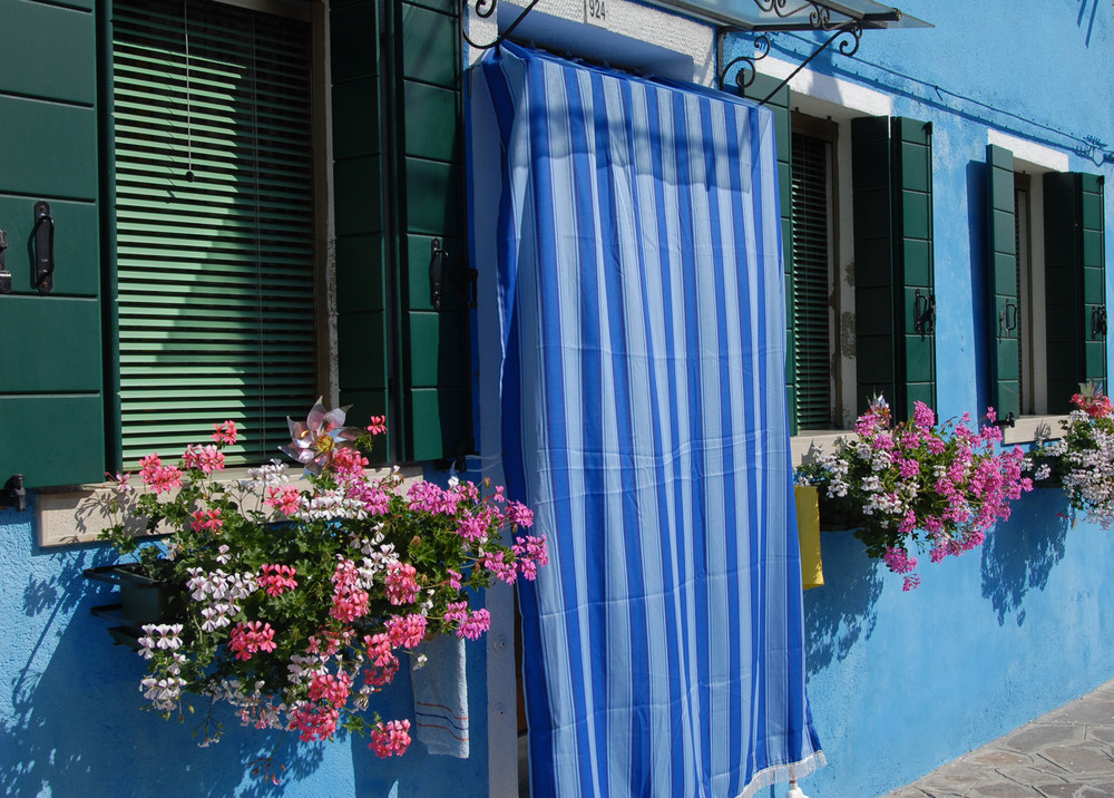 Isola di Burano. Alcuni dei suoi mille colori!!