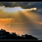 isola di Capri in controluce