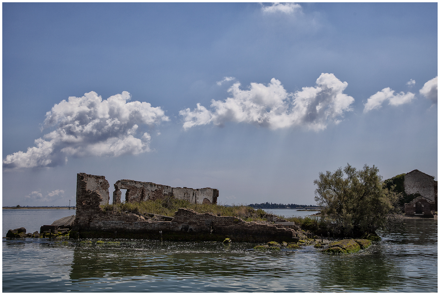 Isola Madonna del Monte