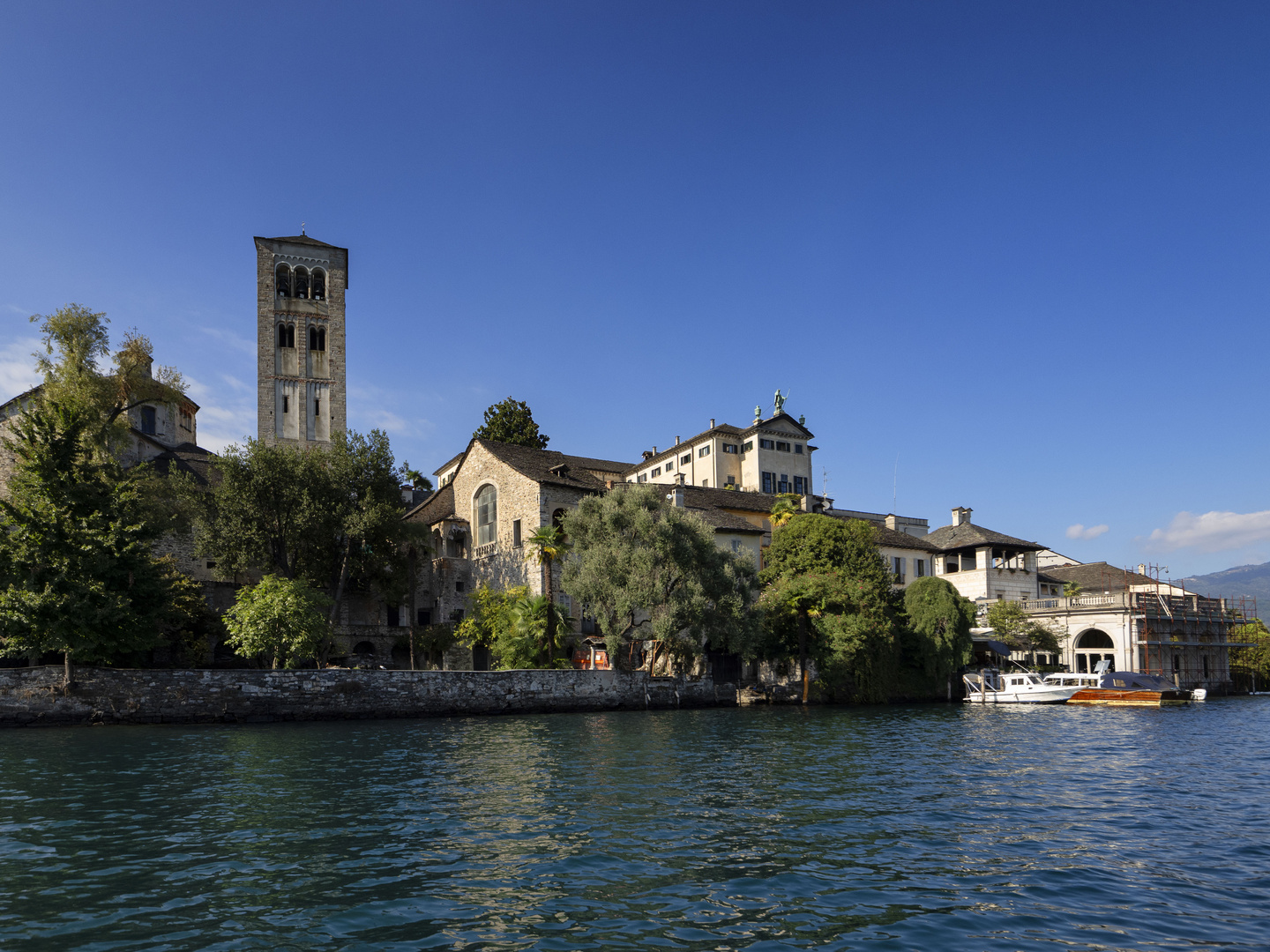 Isola San Giulio dal traghetto