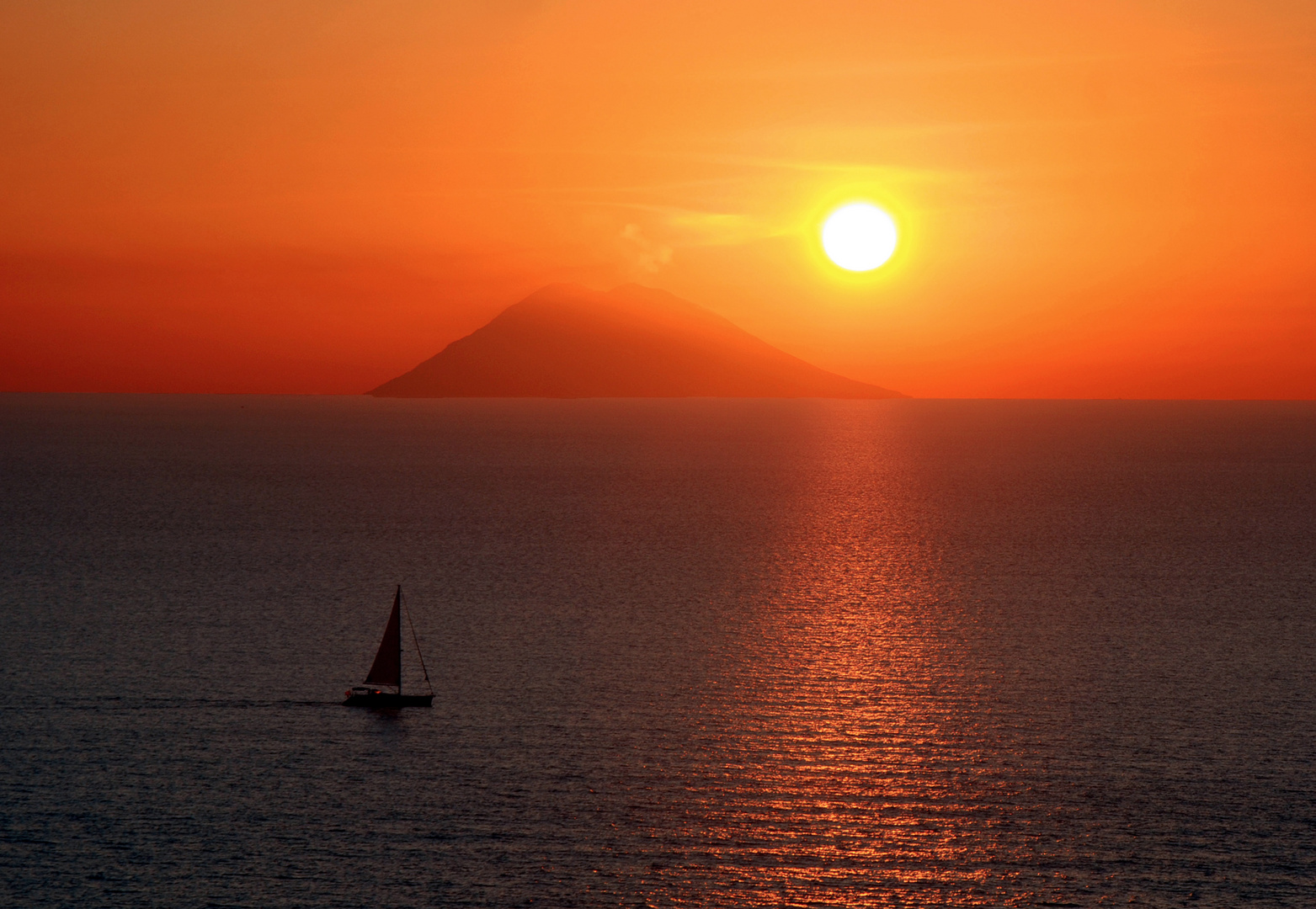 Isole Eolie al tramonto (Stromboli)