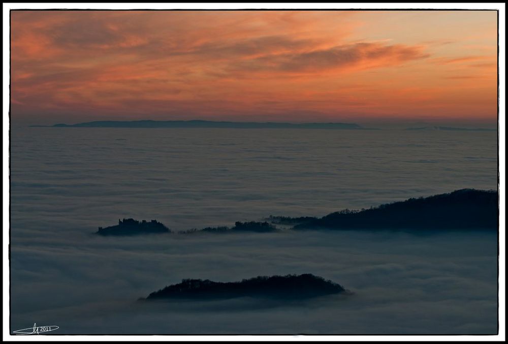 ...Isole nel mare di nebbia...