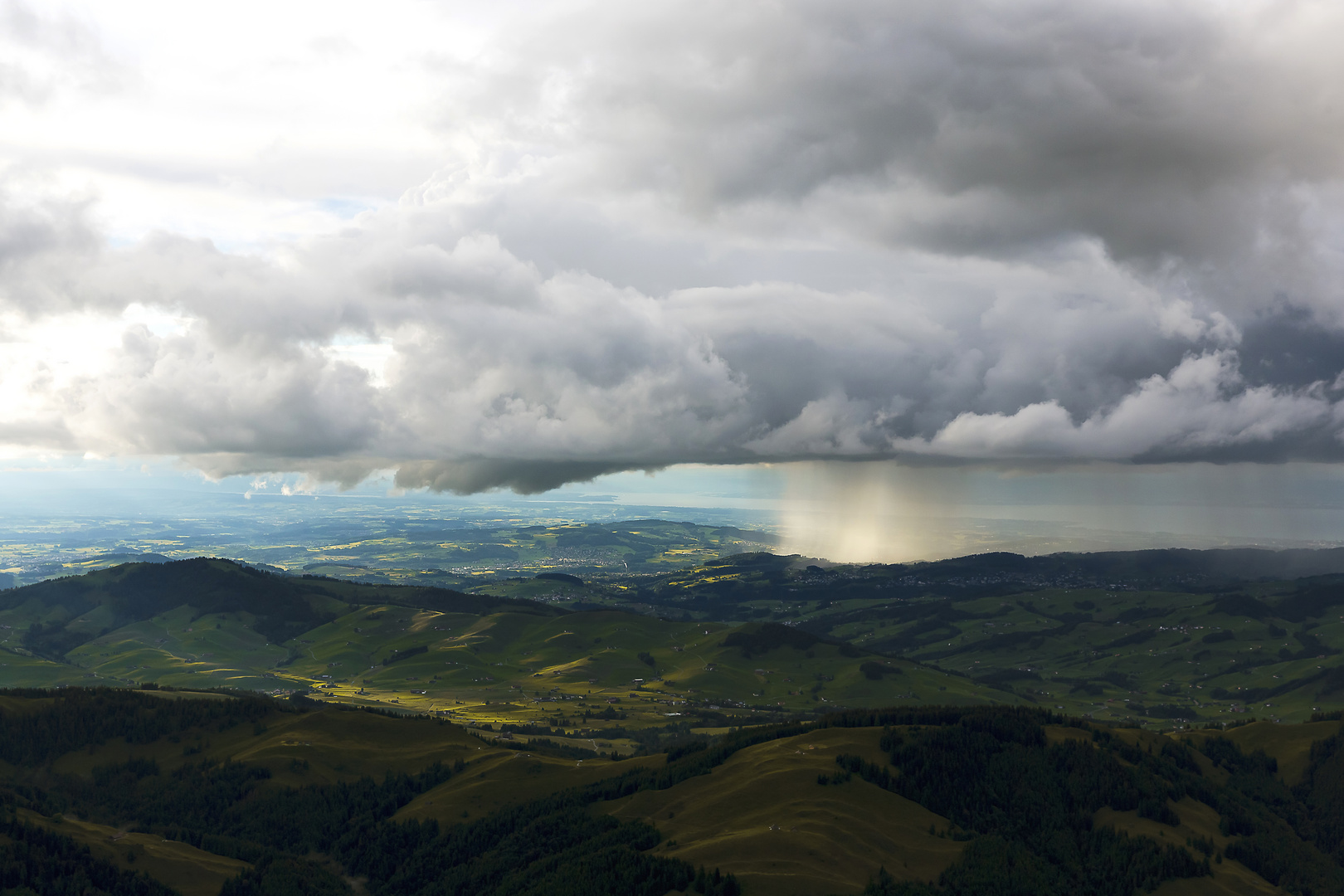 Isolierter Regenschauer