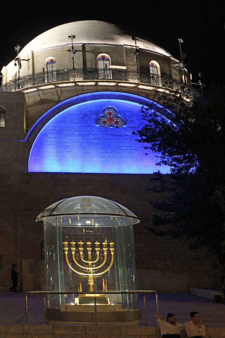 Israel Jerusalem  -Hurva Synagoge mit Chanukka- 