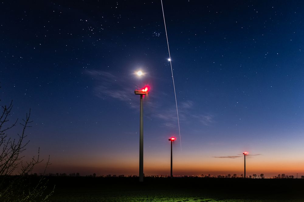 ISS grüßt Venus