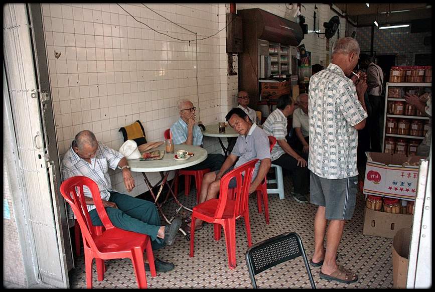 Ist das ein really very active stamtisch in my favourite restaurant in Chinatown von KL