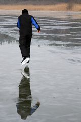 Ist das noch Eislaufen oder schon Wasserski?
