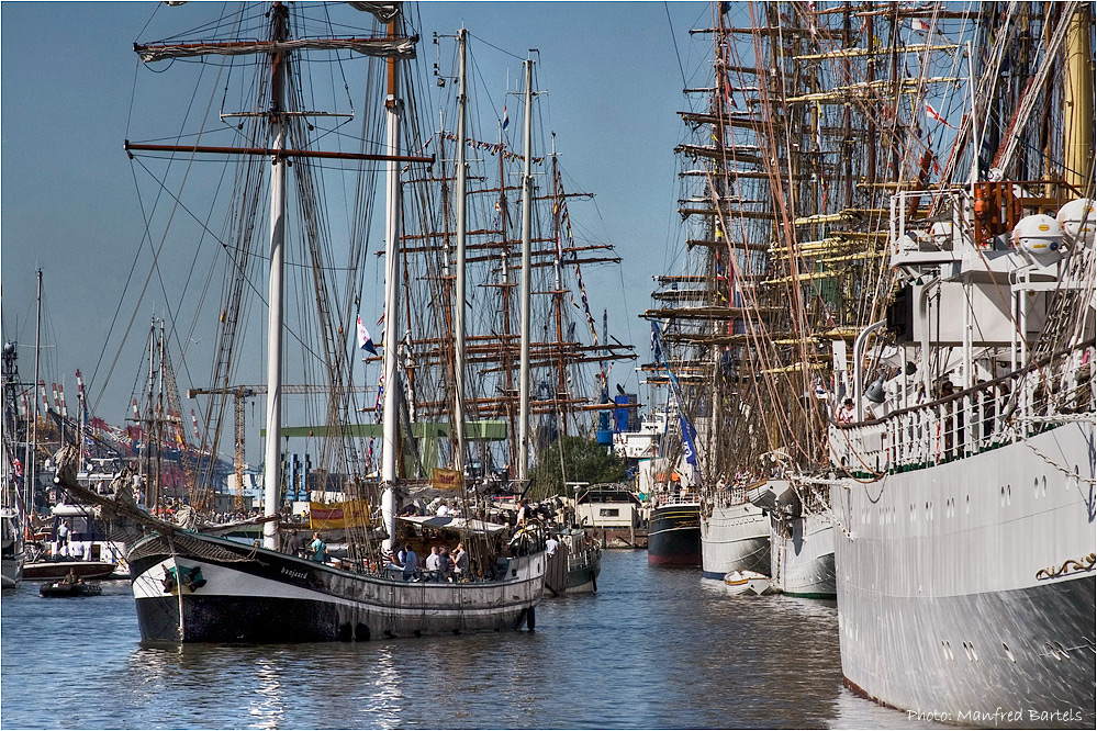 Ist mächtig was los im Hafen...