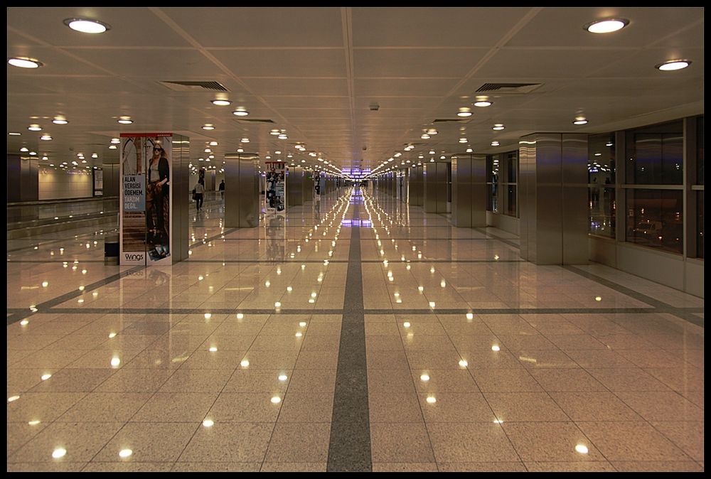 Istanbul Airport -Der Weg zur Transithalle