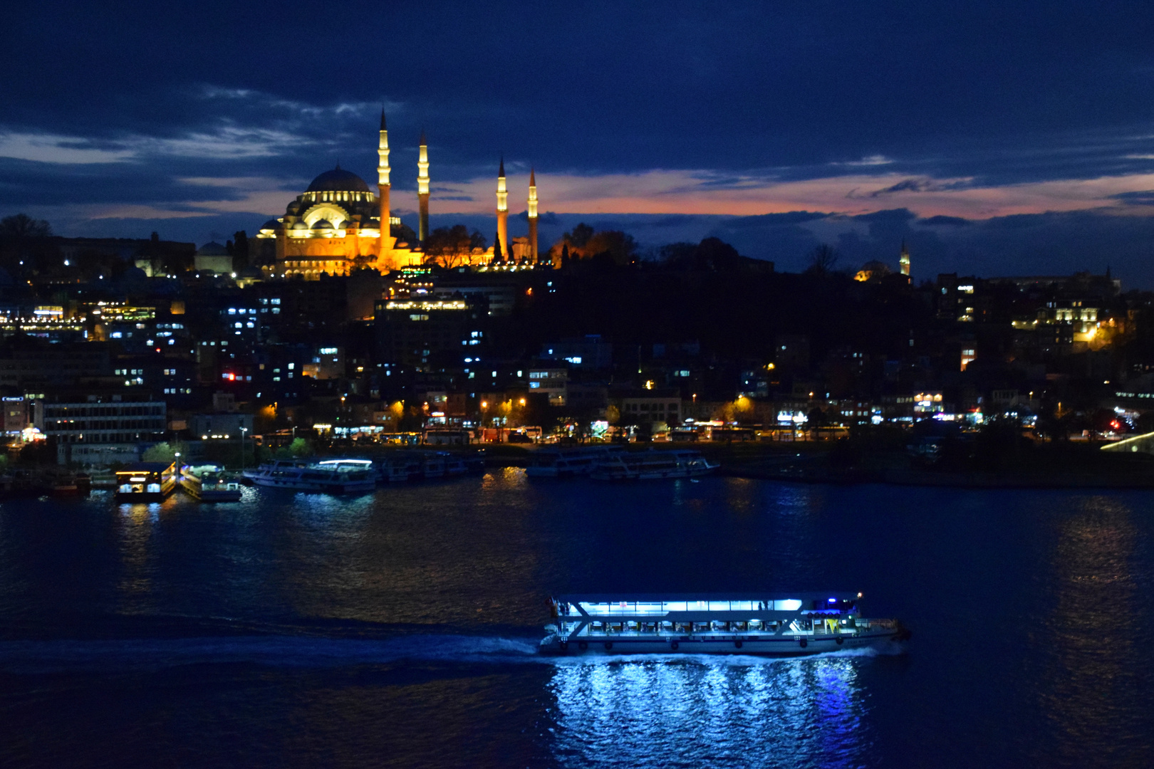 Istanbul bei Nacht