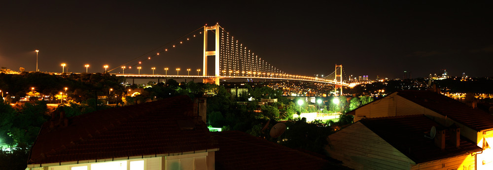 Istanbul bei Nacht