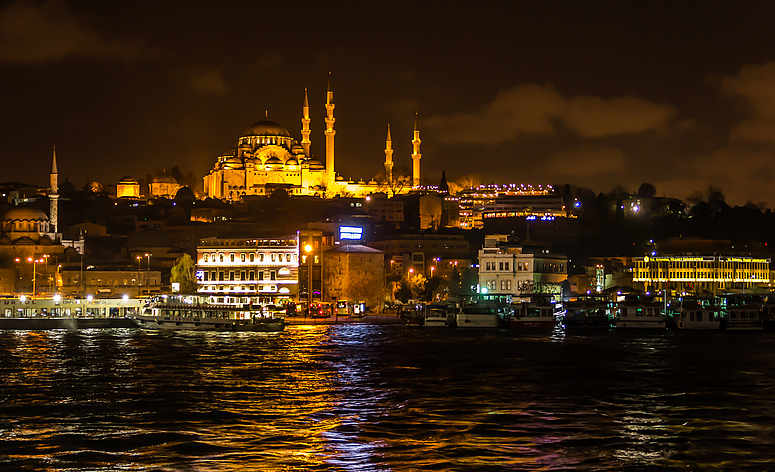 Istanbul bei Nacht