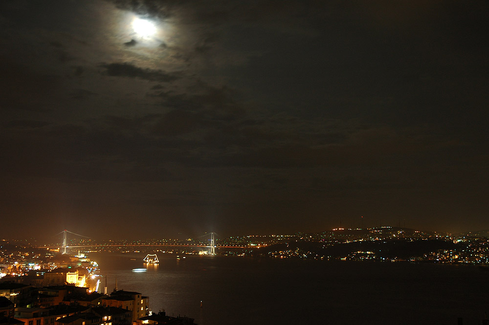 Istanbul bei Nacht