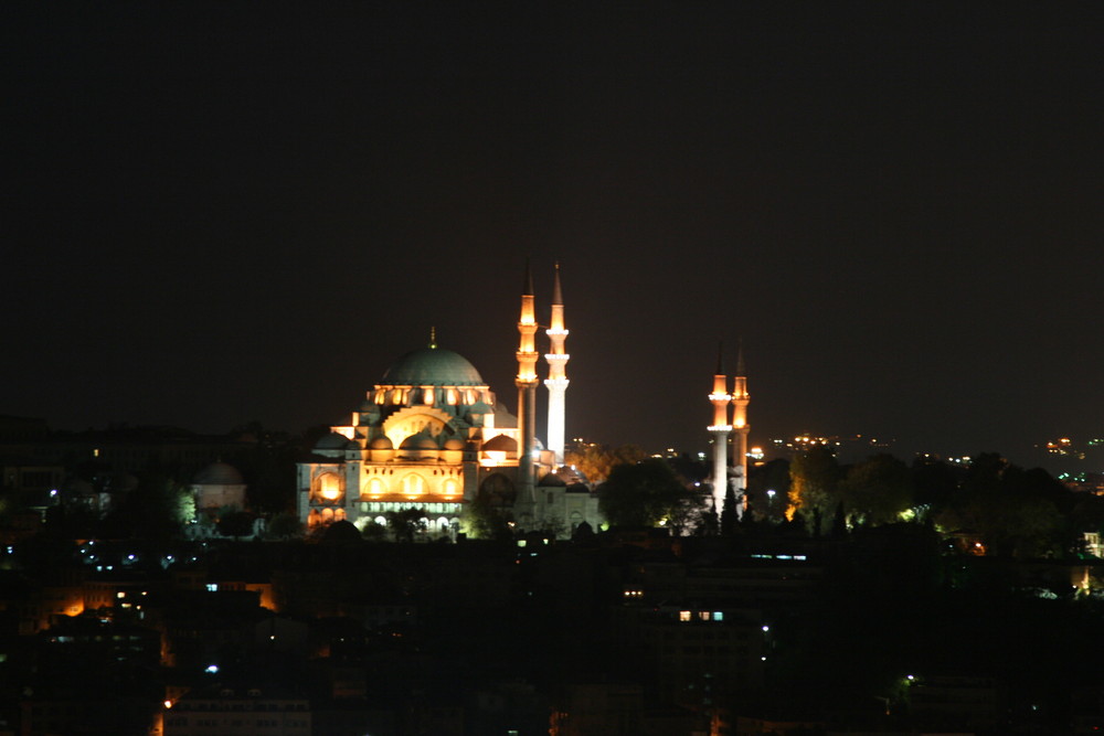 Istanbul bei Nacht