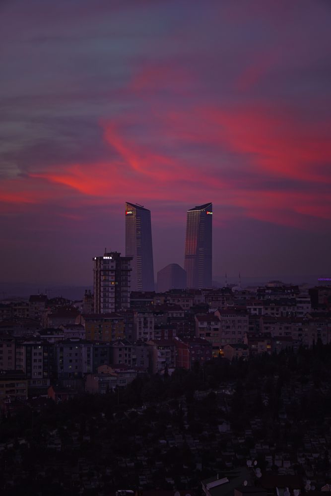 Istanbul Center bei Dämmerung