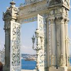 Istanbul-Dolmabahce. Tor zum Bosporus