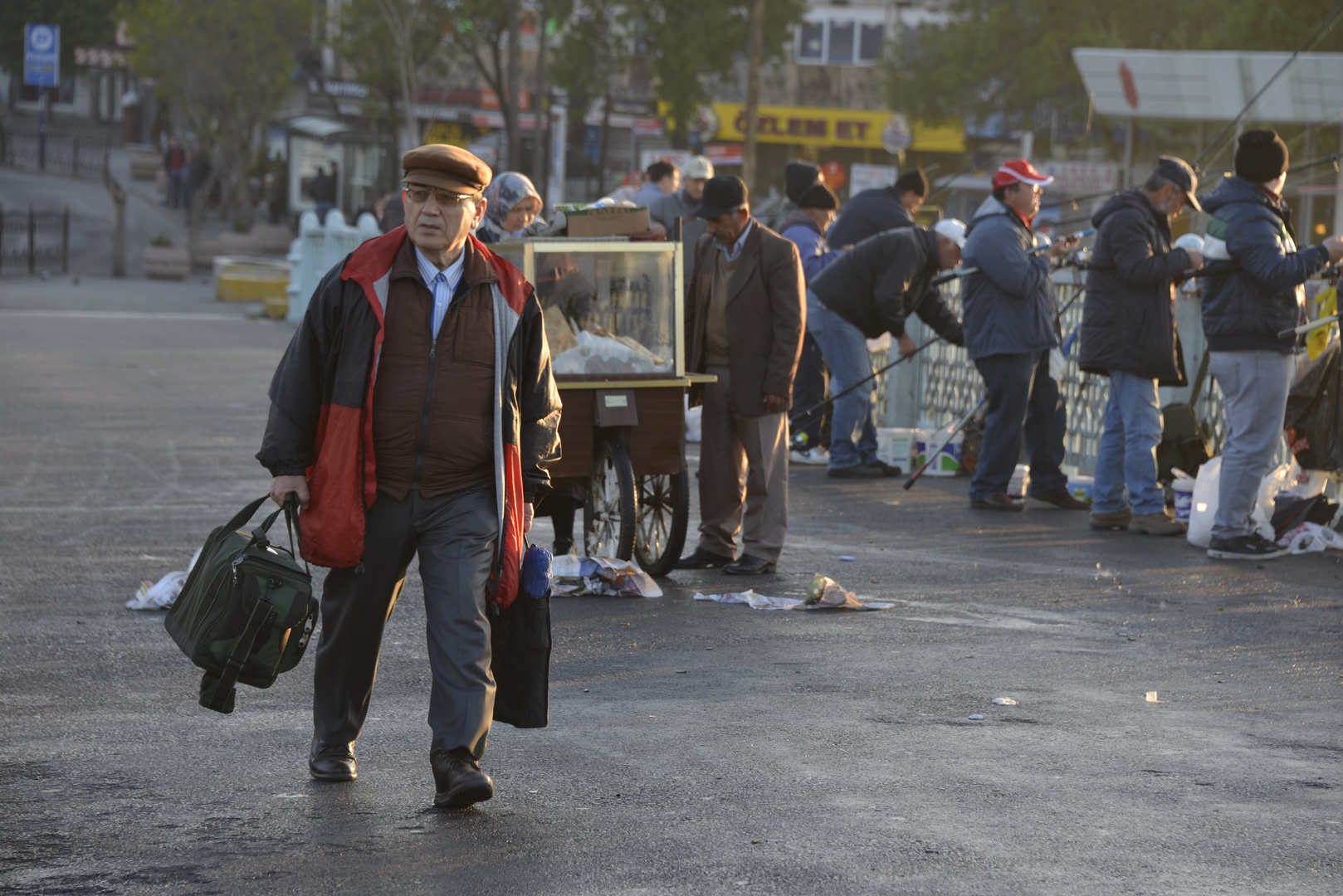 Istanbul Galatabrücke, 7 Uhr morgens