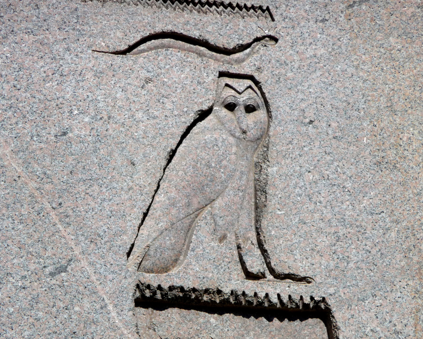 Istanbul, Hippodromplatz: Hieroglyphe auf der Ägyptischen Säule