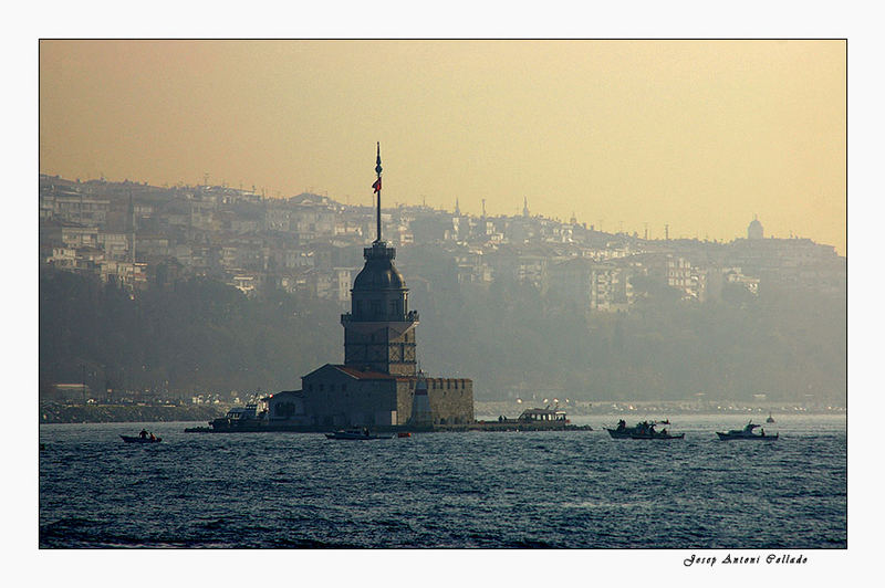 Istanbul in the mist (III)