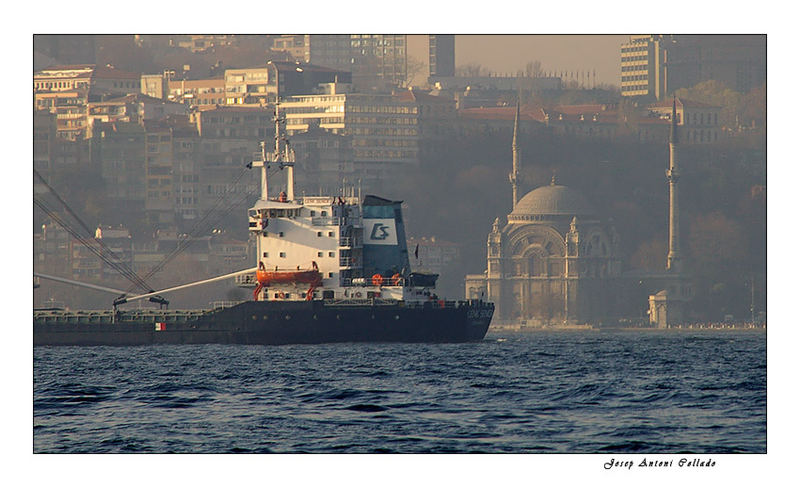 Istanbul in the mist (IV)