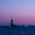 Istanbul, Leanderturm im Bosporus, blaue Stunde