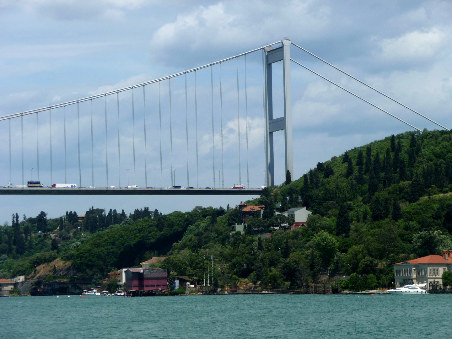 Istanbul: "Neue Brücke" über den Bosporus