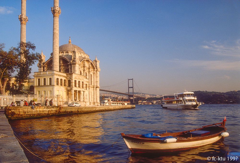 Istanbul:  Ortaköy-Moschee