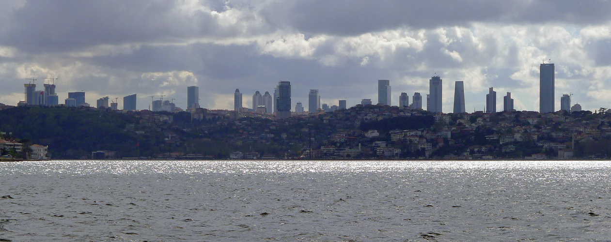 Istanbul wächst in den Himmel.