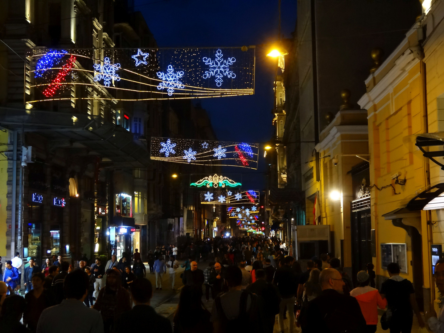 Istiklal Caddesi Foto & Bild streetfotografie, istanbul, contest
