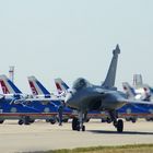 Istre Rafale sur fond de patrouille de france