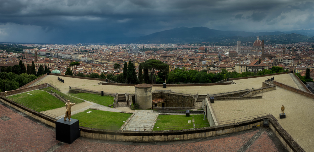 Italien-Firenze-Gewitterblick-pano