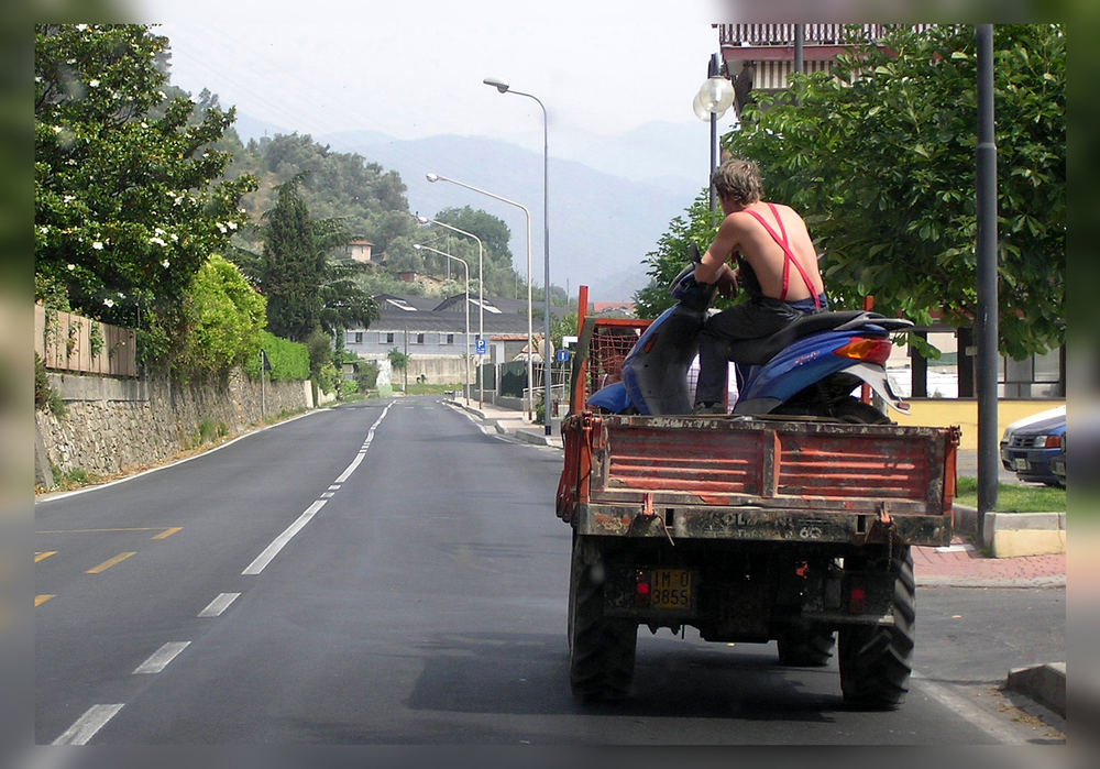 Italiener fahren überall Moped