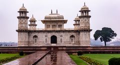 Itimad-ud-Daula-Mausoleum - Agra 