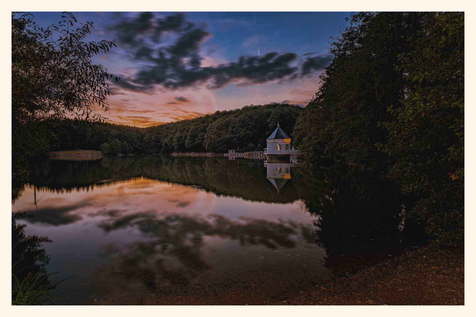 Itzenplitzer Weiher mit Pumpenhaus