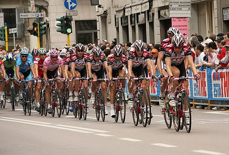 Ivan Basso mit CSC-Team an der Giro d'Italia-Schlussetappe in Mailand 28.5.2006