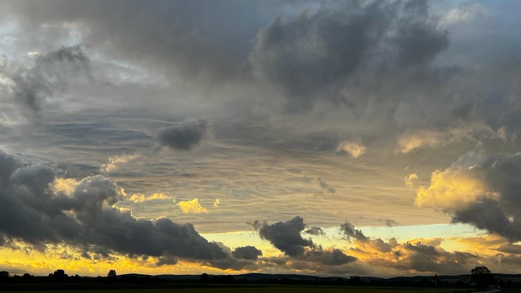 IWolken,Himmel,sonnenspielerei