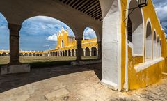 Izamal, Convento franciscano de San Antonio de Padua