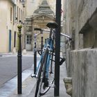 j attendais Pierrette entre un vélo et le potelet .... rue Necker Paris IV arr