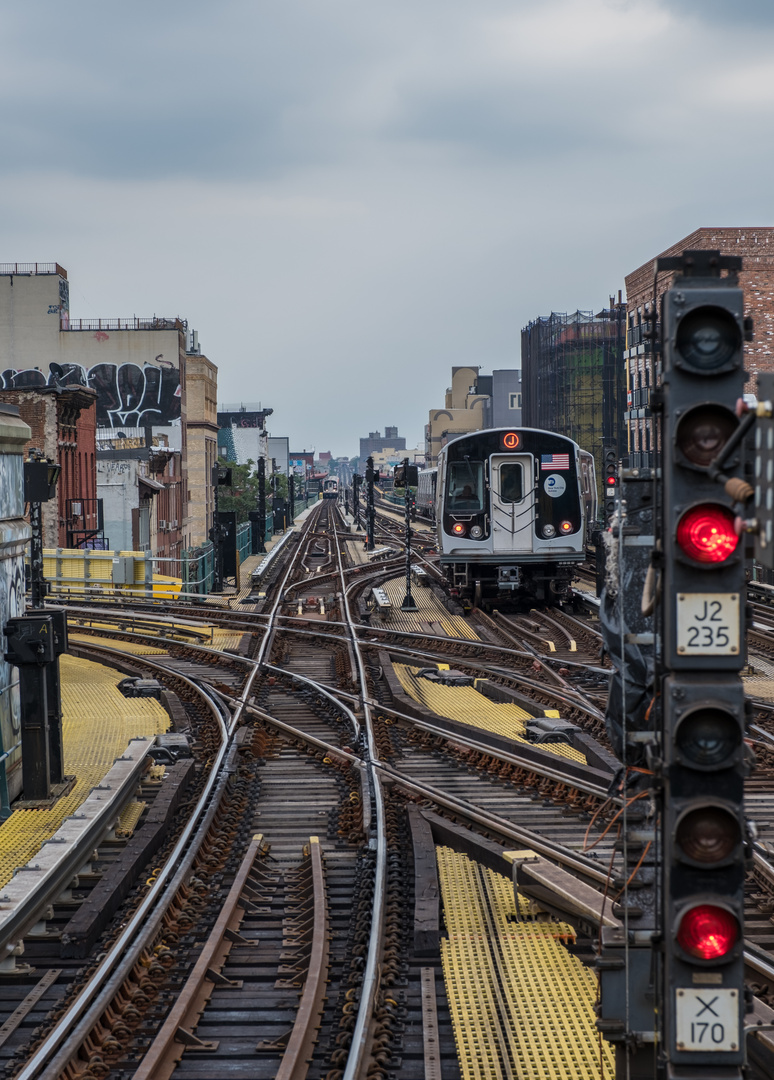 J Train in Brooklyn