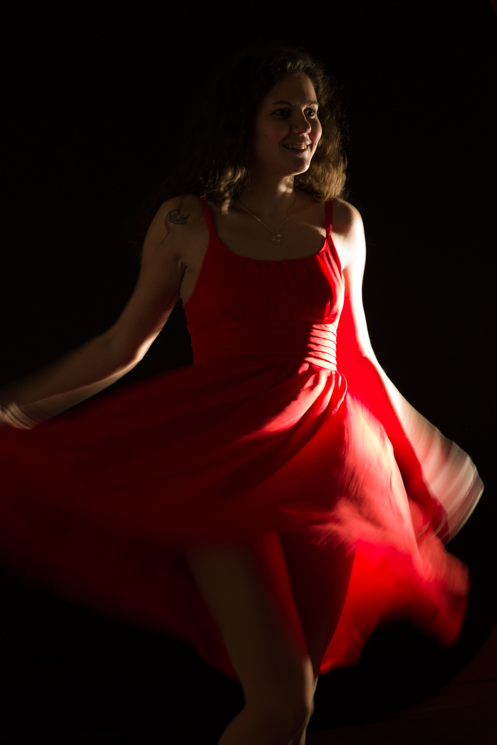 J0J0_dancing in a red dress