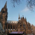 . . . ja, der dom steht auch noch :)