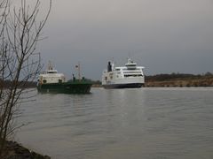 Ja wie fahren Die denn auf dem Nord-Ostsee-Kanal ??