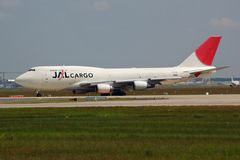 JA8915 / Japan Airlines - JAL Cargo / Boeing 747-446