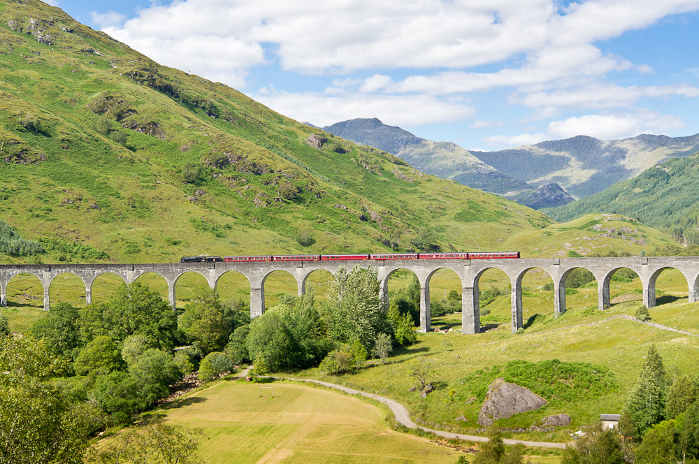 Jabobite Steam Train on Glenfinnan Viaduct (I)