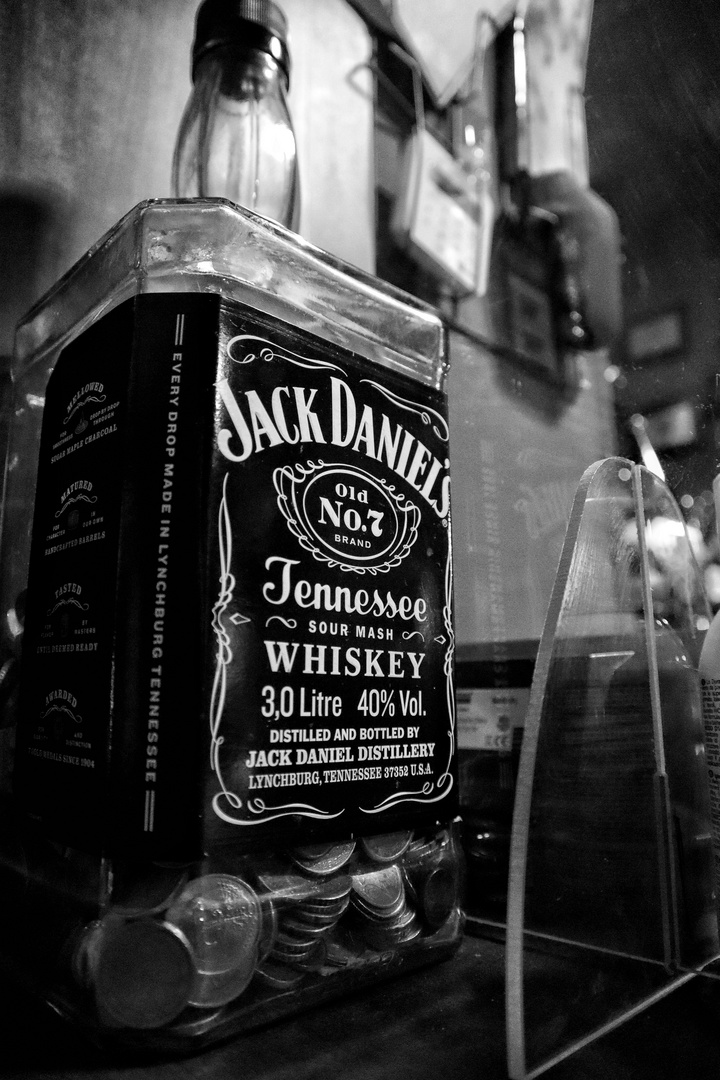 Jack Daniel's- Shooting for a pub, Italy